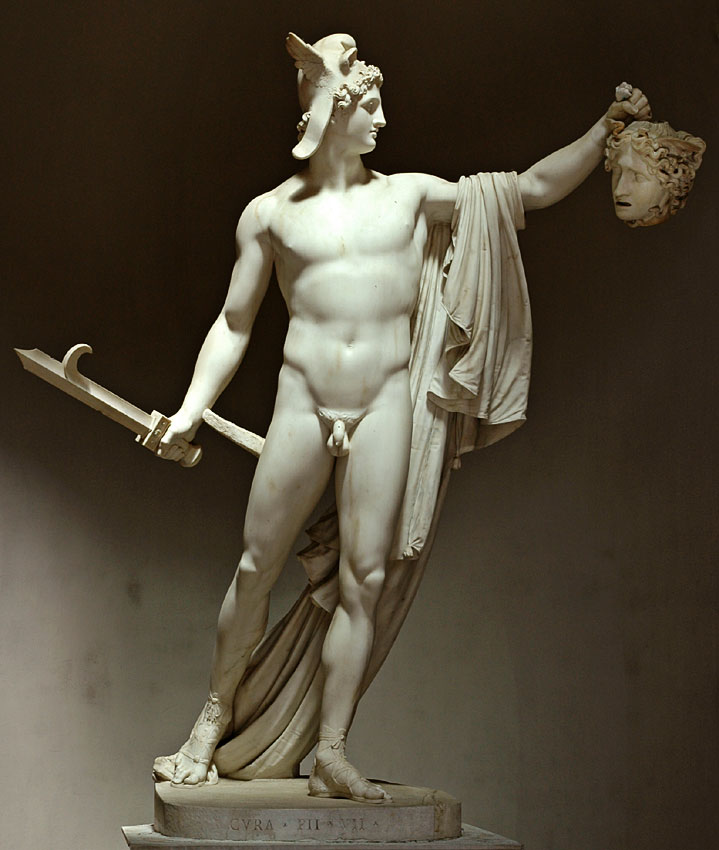 Статуя греческого героя Персей с головой Медузы Горгоны